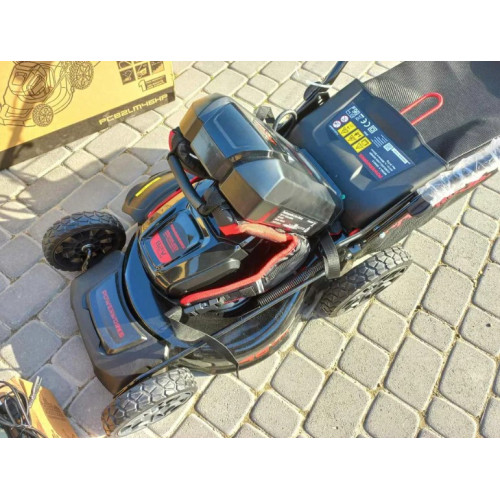 Акумуляторна газонокосарка powerworks 82v PC82LM46HP