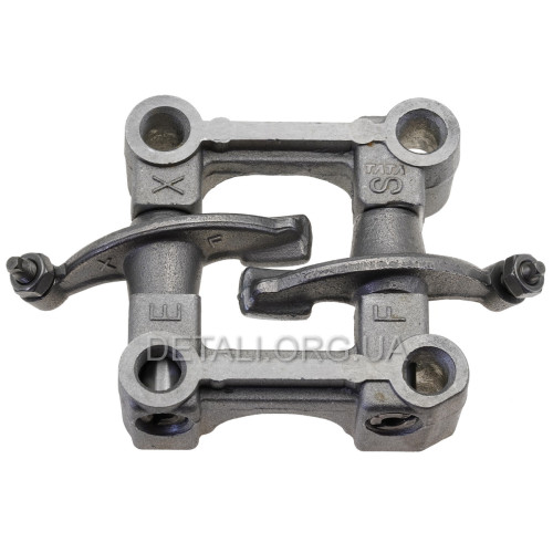 Коромисла у зборі інвертерного генератора 2.3 кВт/2.5 кВт